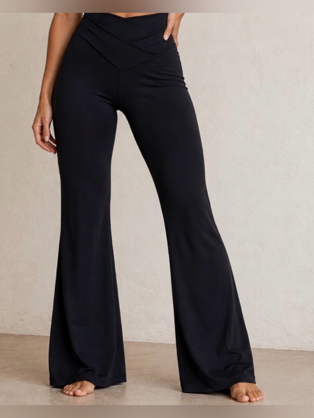 OFFLINE by Aerie Real Me High Waisted Crossover Flare Leggings Black M